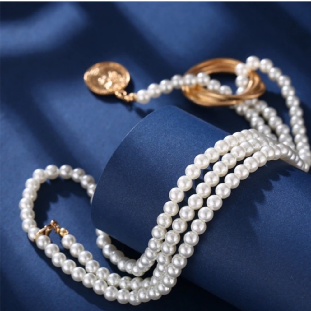 🌟 Long Faux Pearl Knot Necklace - Picture 3 of 4